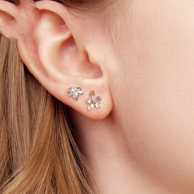Dainty Autumn Flower Stud Earrings