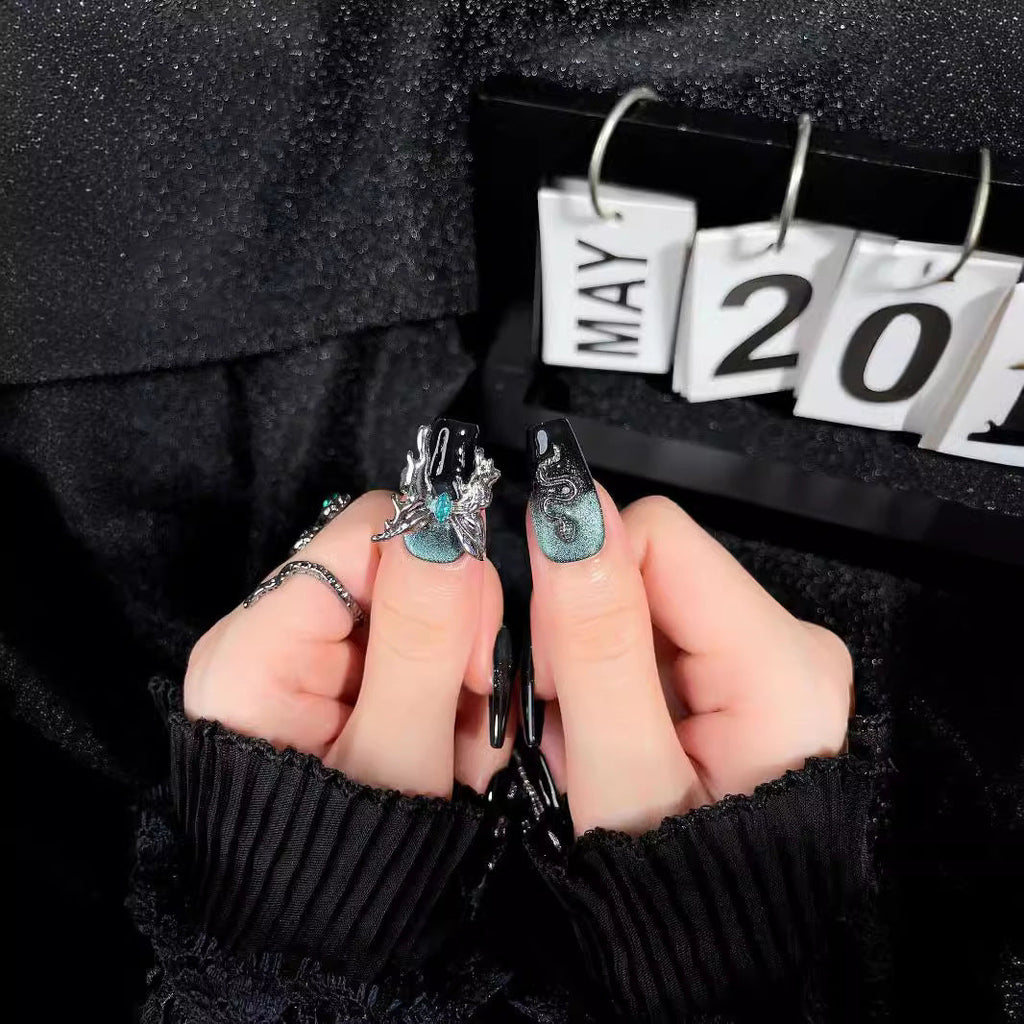 Luxury Detachable Fake Nails with Metal Butterfly Charms