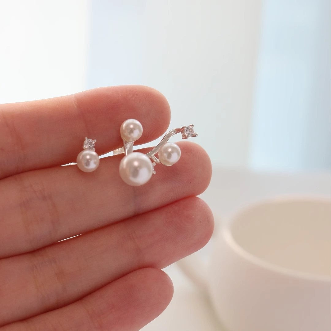 Starry Pearl Stud Earrings in S925 Silver