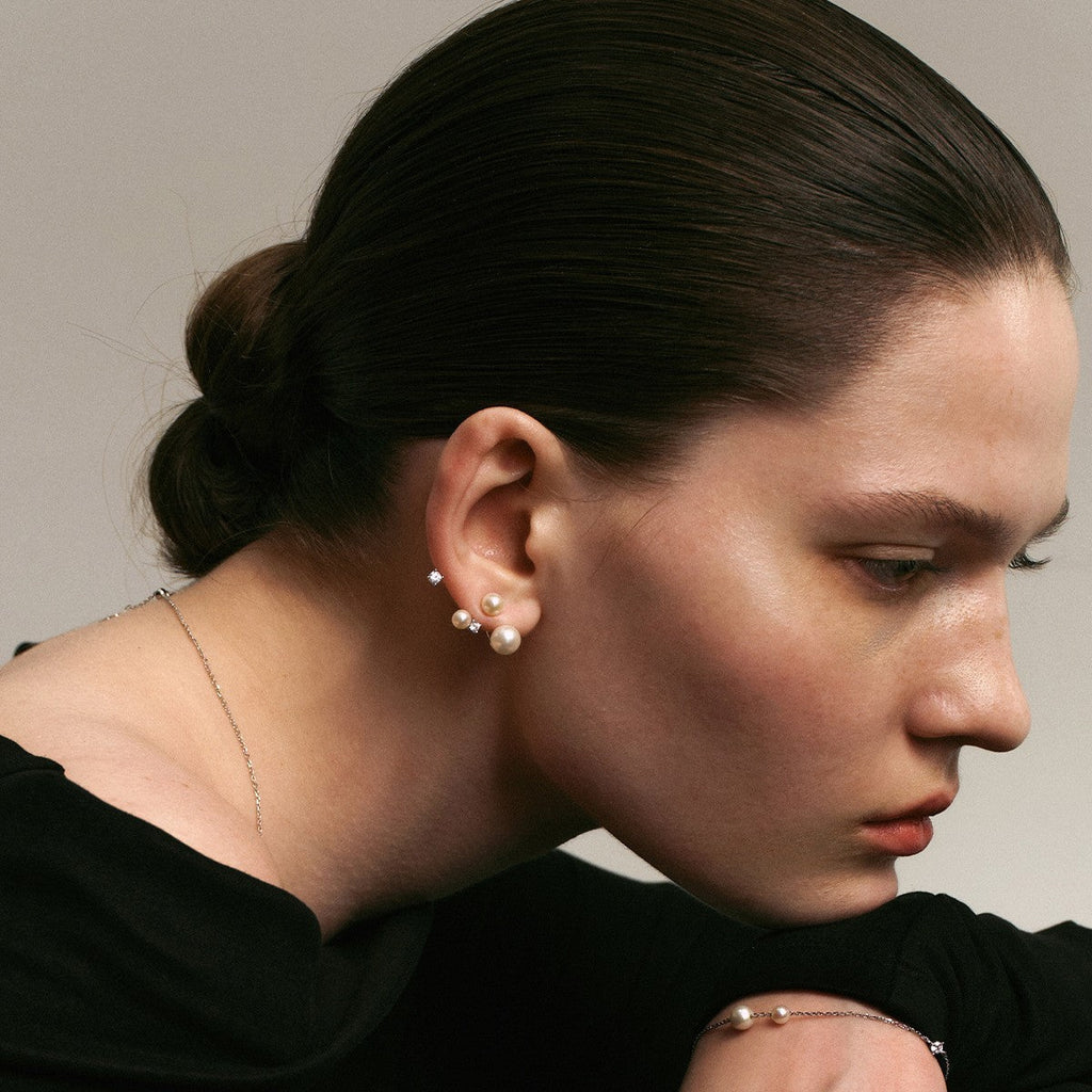 Starry Pearl Stud Earrings in S925 Silver