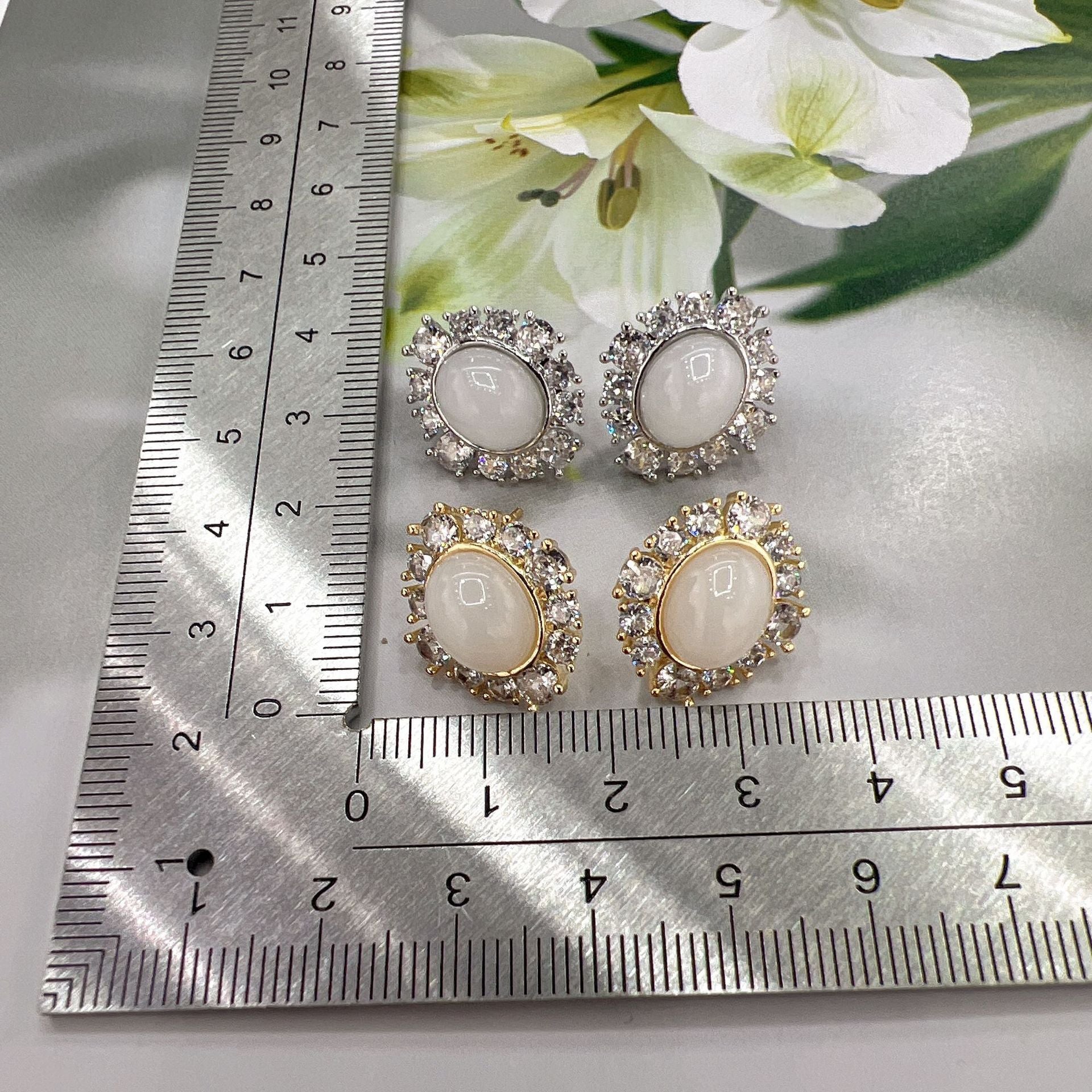 Fashion Women's French Glass Cat Eye Dangle Earrings