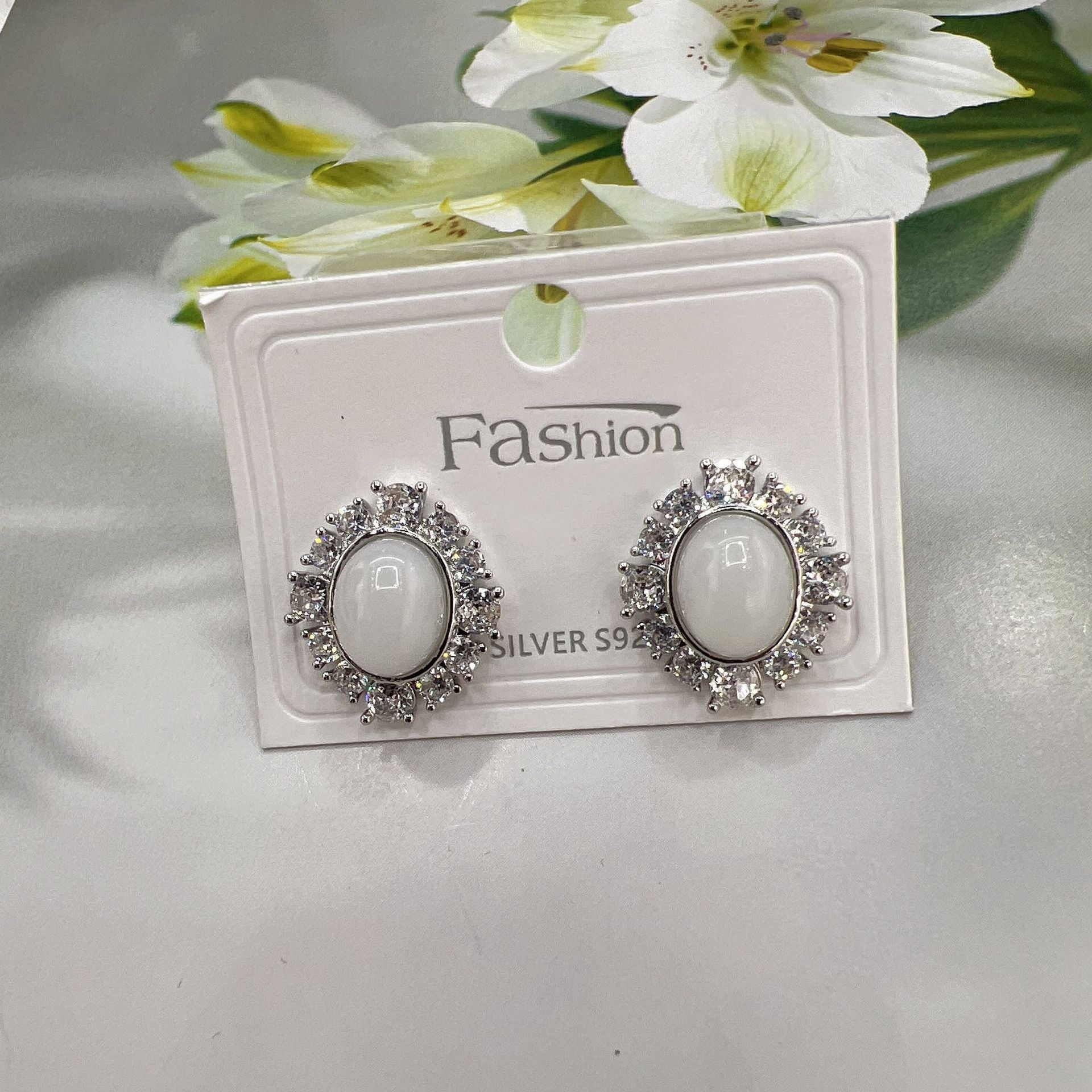 Fashion Women's French Glass Cat Eye Dangle Earrings